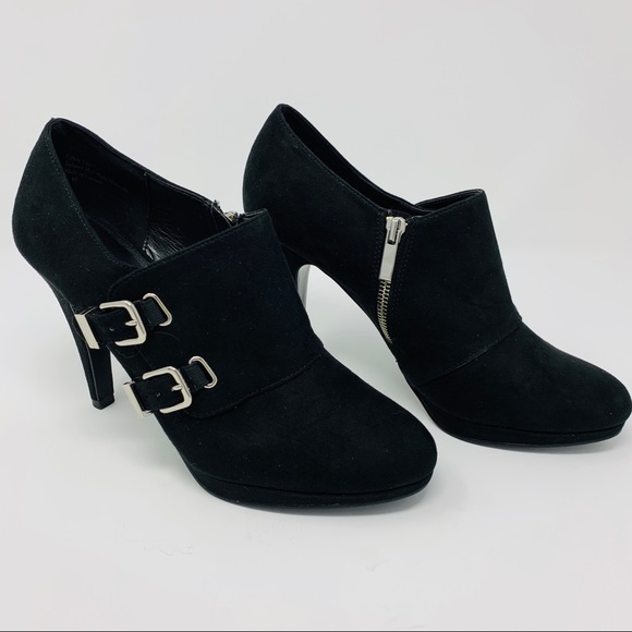 Kelly & Katie Buckled Bootie, Size 10 - Picture 2 of 5